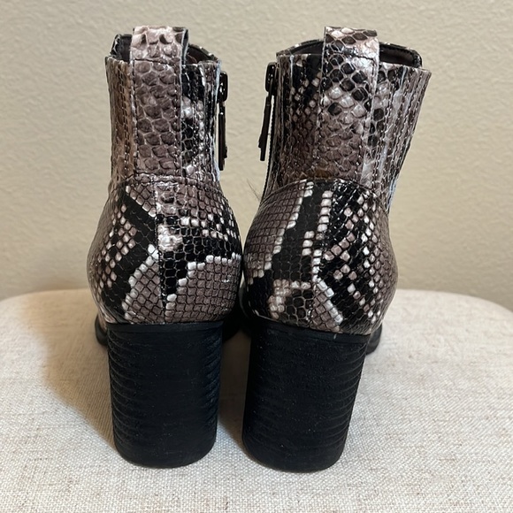BLONDO Nao Snake Print Ankle Bootie - Picture 5 of 16